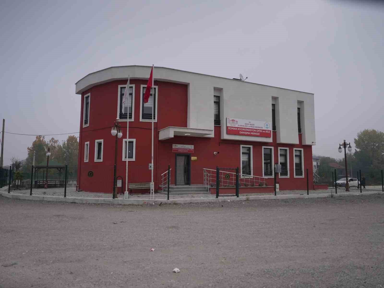 DÜZCE BELEDİYE BAŞKANI DR. FARUK ÖZLÜ, SON GÜNLERDE GÜNDEME GELEN DEPREM PARALARI SÜLEYMAN SOYLU...