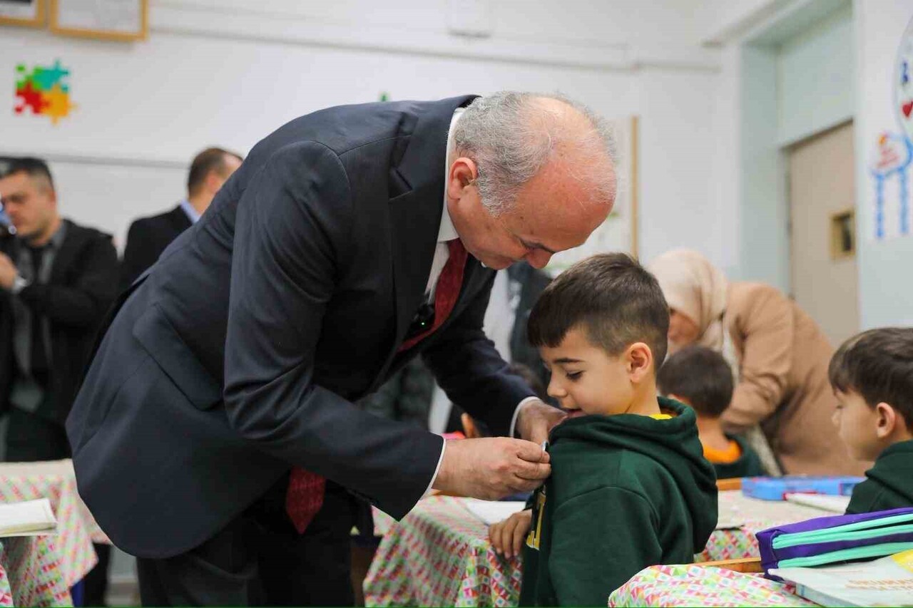 DÜZCE BELEDİYESİ’NİN “TEMİZ ŞEHİR DÜZCE” KAMPANYASI KAPSAMINDA DÜZENLEDİĞİ FARKINDALIK...