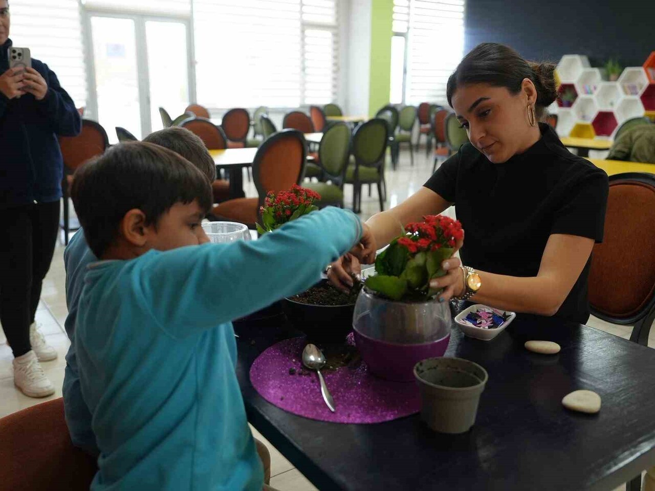 DÜZCE’DE BİR İLKOKULDA EĞİTİM GÖREN ÖZEL GEREKSİNİMLİ ÖĞRENCİLER, DÜZCE BELEDİYESİ ÇOCUK...