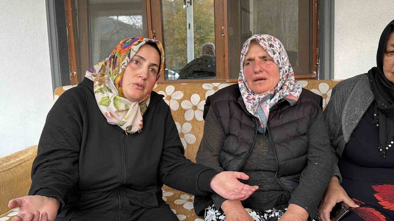 DÜZCE’DE GÖLYAKA BELEDİYESİ’NCE YOLA BIRAKILAN TRAKTÖRE ÇARPAN 1 KİŞİ HAYATINI KAYBETTİ. AİLE İSE...