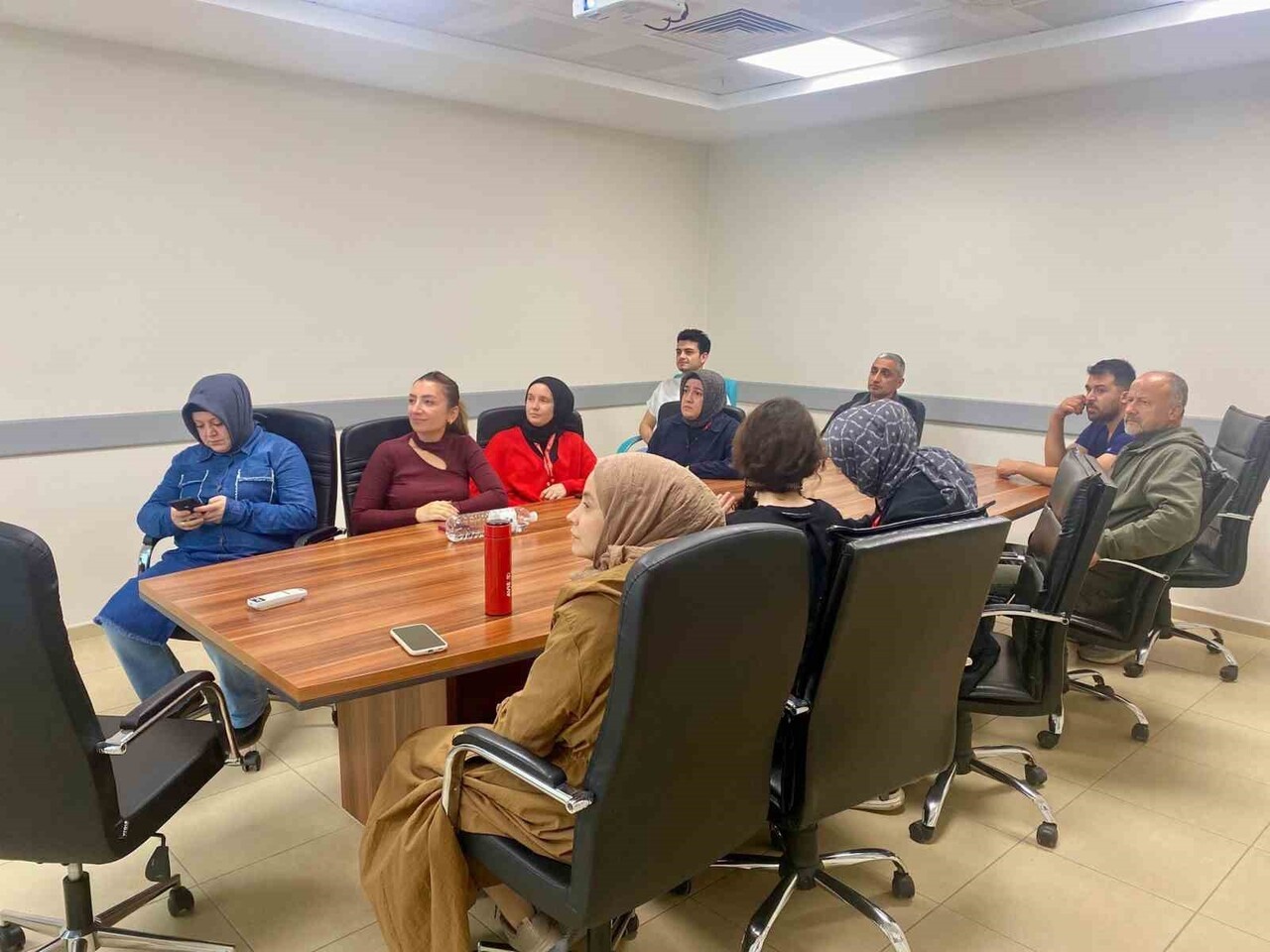 DÜZCE SAĞLIK MÜDÜRLÜĞÜ TARAFINDAN PERSONELE YÖNELİK EĞİTİMLER SÜRÜYOR.