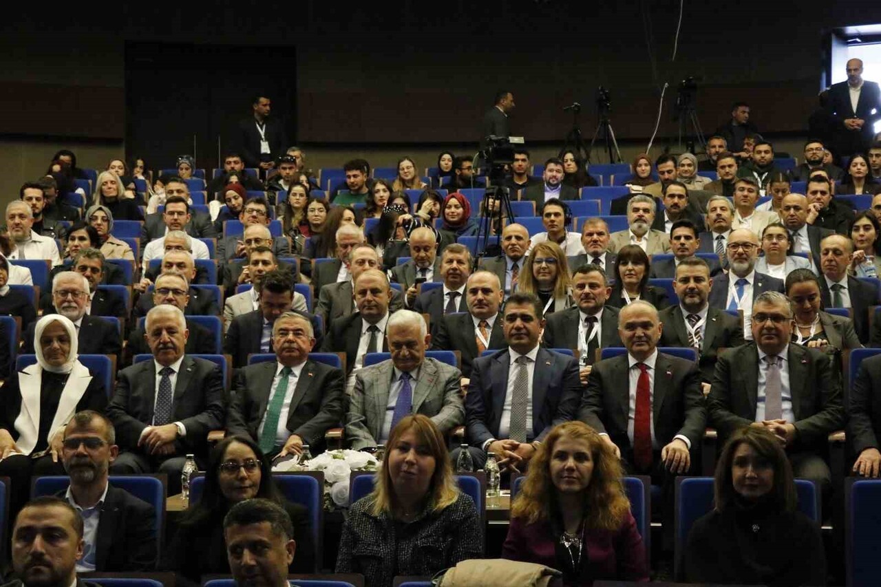 DÜZCE ÜNİVERSİTESİ, DENİZLERİN VE OKYANUSLARIN SÜRDÜRÜLEBİLİR YÖNETİMİNE YÖNELİK DÜZENLENEN 1....