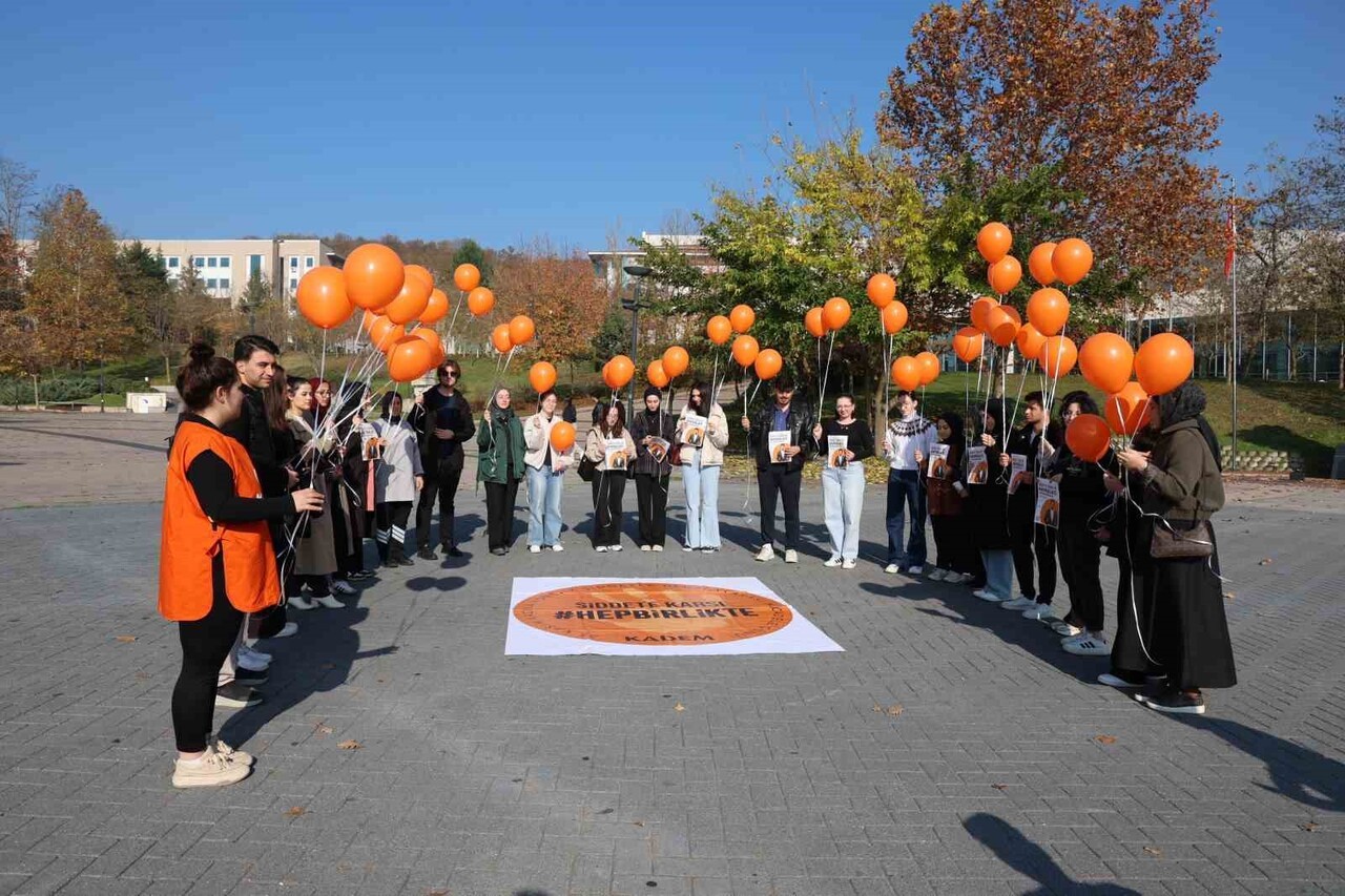 DÜZCE ÜNİVERSİTESİ GENÇ KADEM TOPLULUĞU ÖĞRENCİLERİ, 25 KASIM KADINA YÖNELİK ŞİDDETE KARŞI...