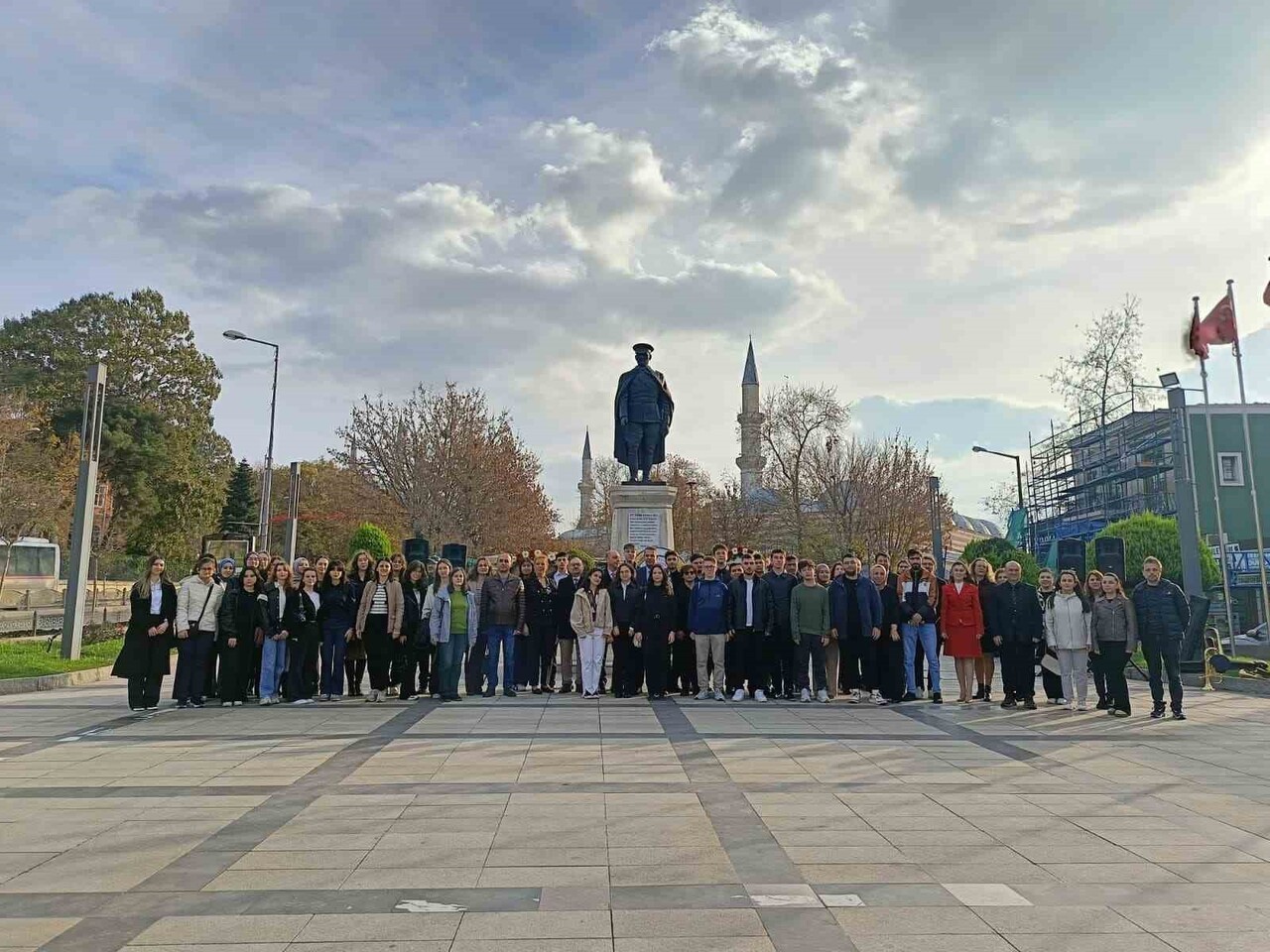 EDİRNE'DE BİLİMSEL DİŞ HEKİMLİĞİ'NİN KURULUŞUNUN 117'INCI YILI VE '22 KASIM DÜNYA DİŞ HEKİMLERİ...