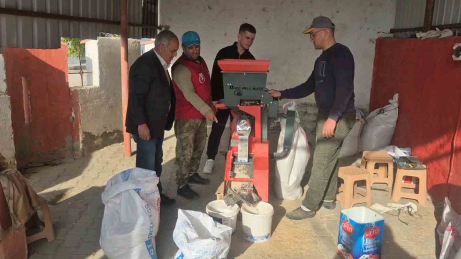 EDİRNE'NİN MERİÇ İLÇESİNE BAĞLI KÜPLÜ BELDESİNDE HAYATA GEÇİRİLEN ÜCRETSİZ PİRİNÇ SOYMA TESİSİ...