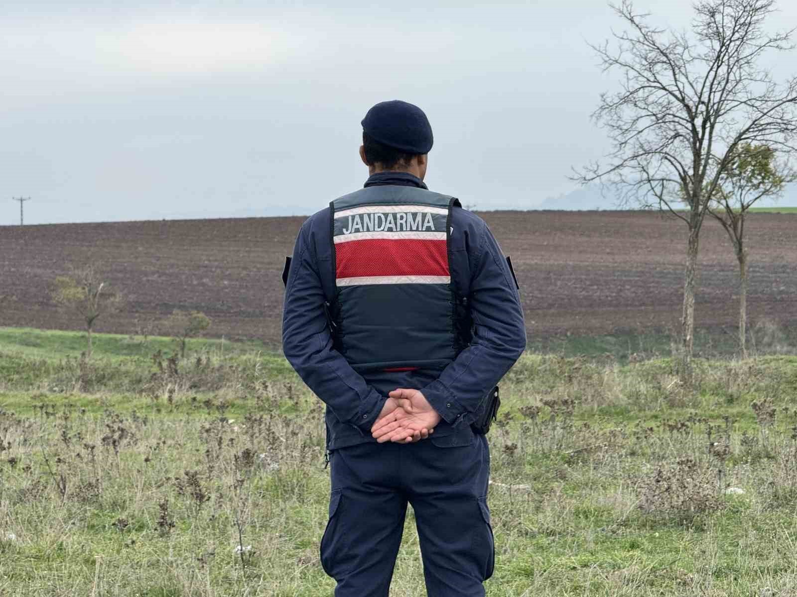 EDİRNE’DE MANTAR TOPLAYAN KÖYLÜLERİN BULDUĞU PATLAMAMIŞ TOP MERMİSİ İMHA EDİLDİ.