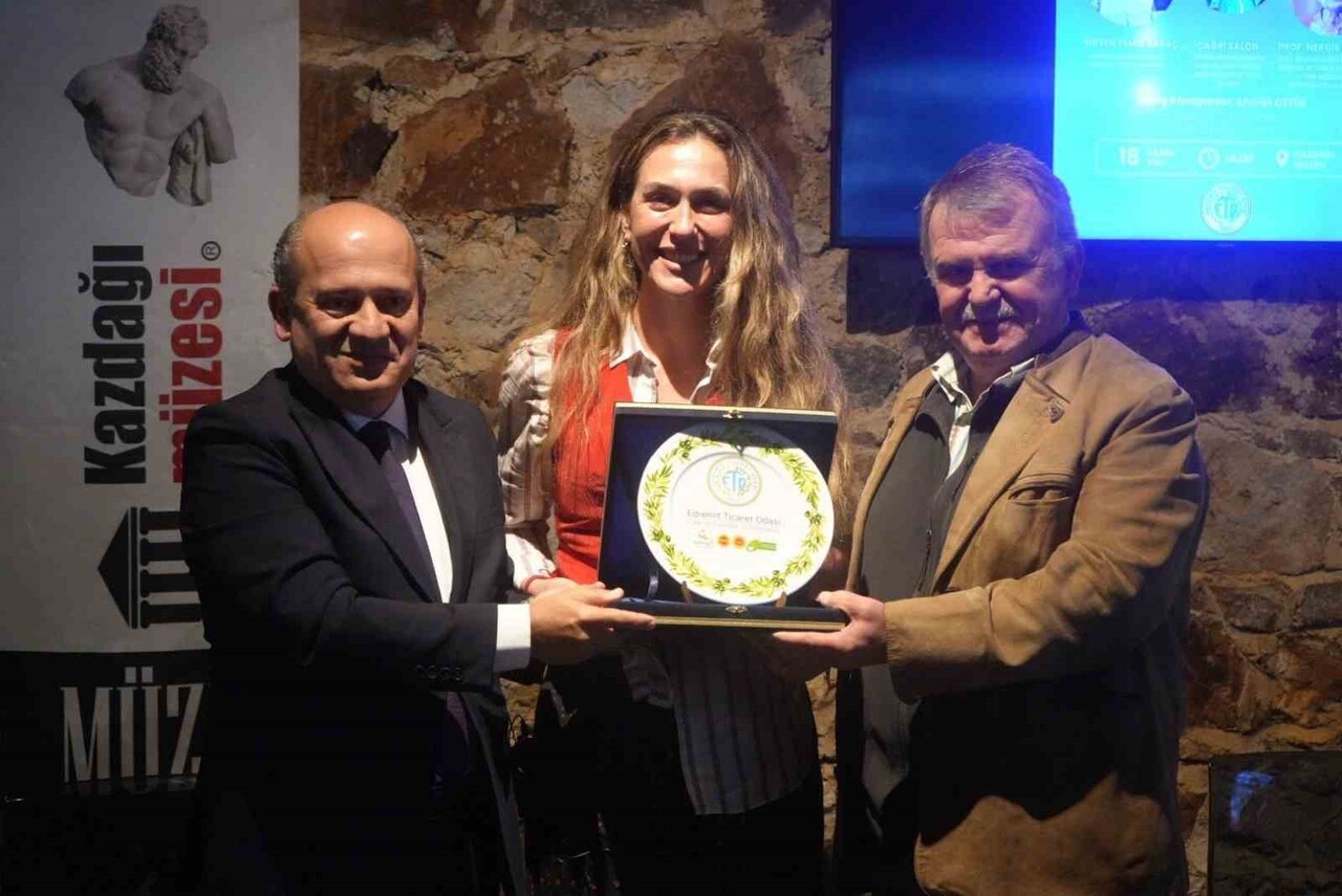 EDREMİT TİCARET ODASI (ETO), 25 KASIM KADINA YÖNELİK ŞİDDETE KARŞI ULUSLARARASI MÜCADELE GÜNÜ...