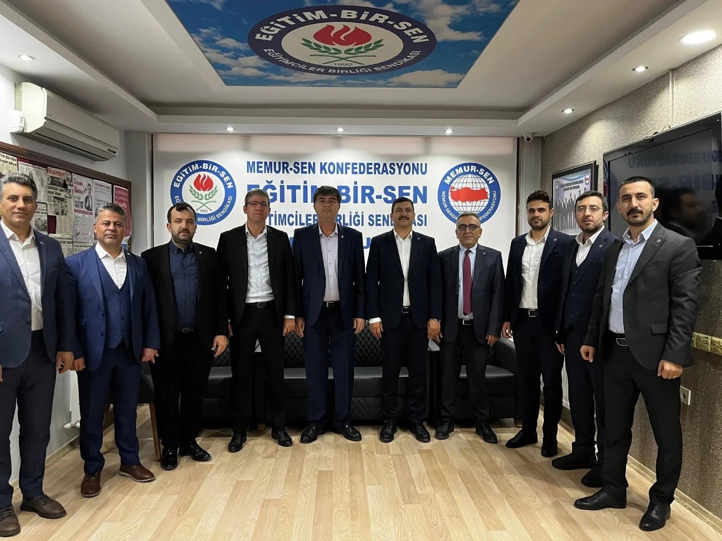 EĞİTİM-BİR-SEN MANİSA 1 NO’LU ŞUBE BAŞKANI AHMET YASAV, YUNUSEMRE İLÇE TEMSİLCİLİĞİ GÖREVİNDE...