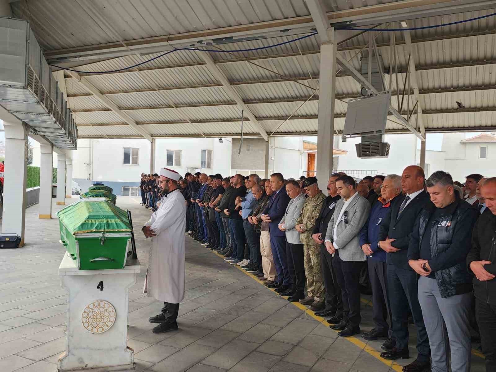 EĞİTİM ÇINARI NÜKET ERSOY’A HÜZÜNLÜ VEDA