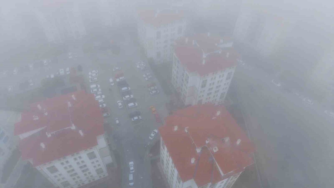 ELAZIĞ’DA 200 METRENİN ÜZERİ YOĞUN SİS NEDENİYLE GÖRÜŞ MESAFESİ CİDDİ ŞEKİLDE DÜŞTÜ. DRONLA...