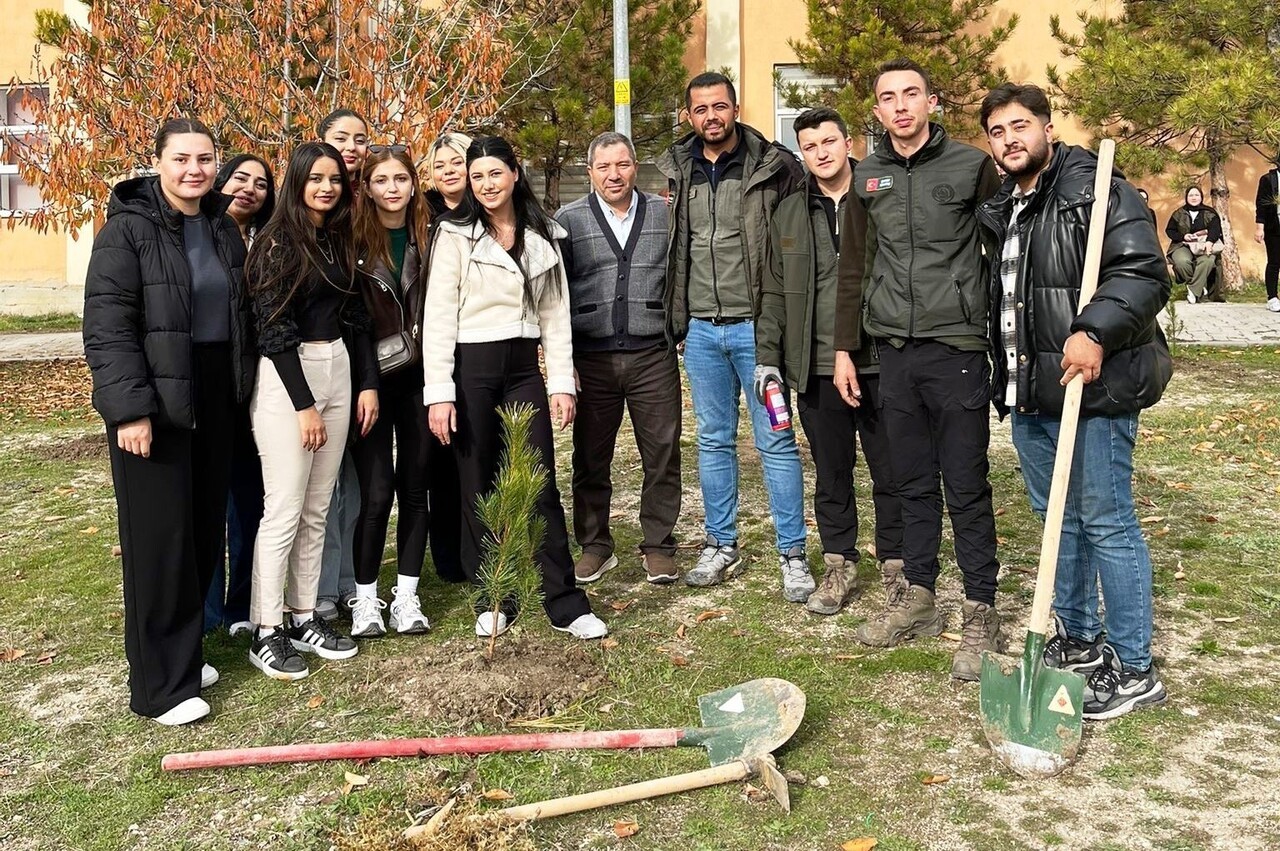 EMET MYO’DA FİDAN DİKİM ETKİNLİĞİ