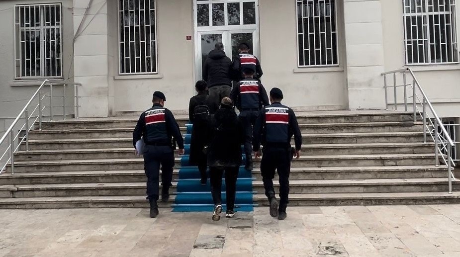 ERZİNCAN’DA DOSYASI SÜREN FETÖ ÜYESİ YURT DIŞINA KAÇMAYA ÇALIŞIRKEN YAKALANDI