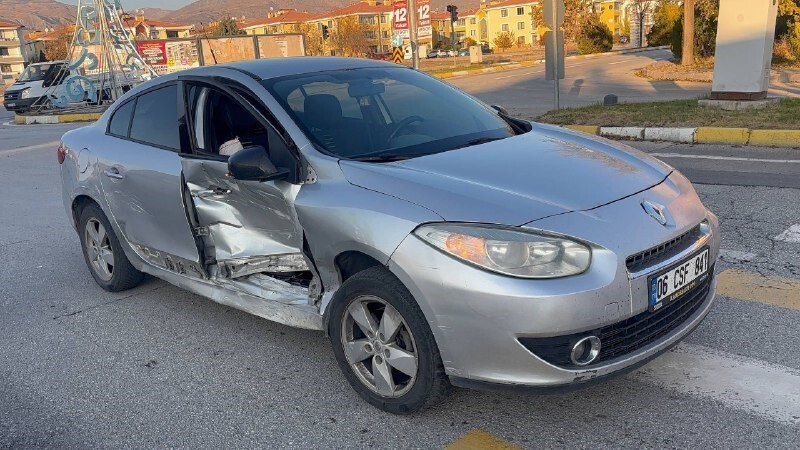 ERZİNCAN’DA TRAFİK KAZASI: 2’İ ÇOCUK 4 YARALI