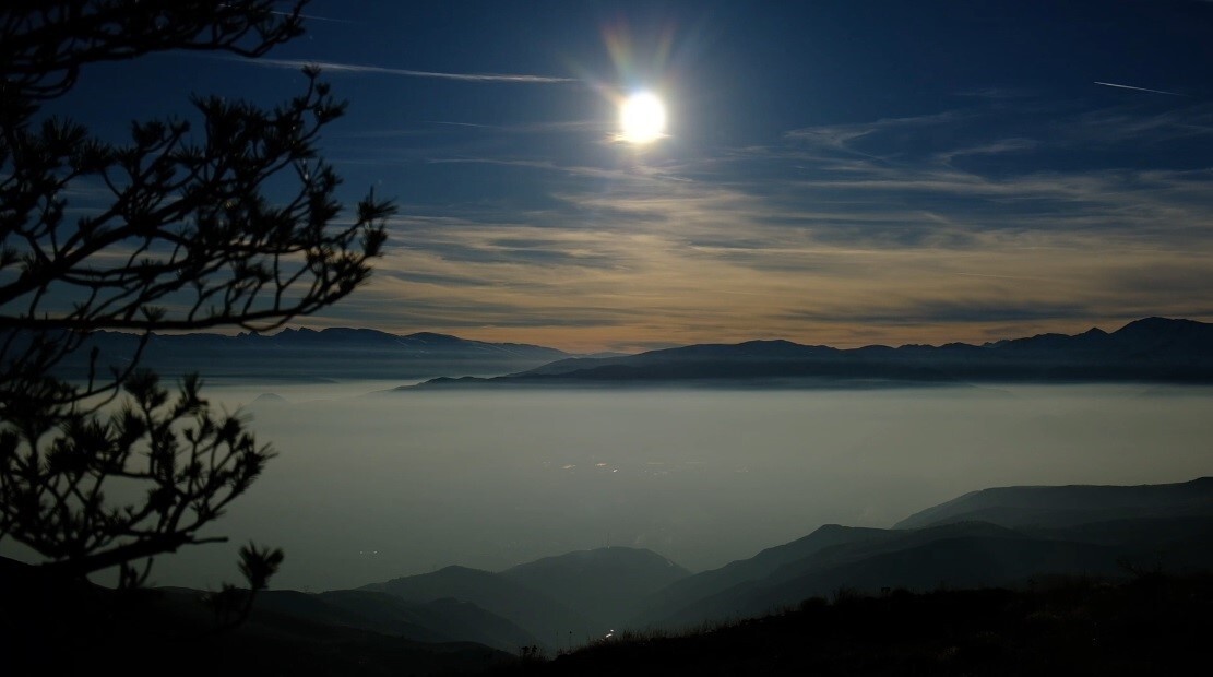 ERZİNCAN OVASI "PAMUK DENİZİNE" DÖNDÜ: KEŞİŞ DAĞLARI’NDAN EŞSİZ SİS MANZARASI