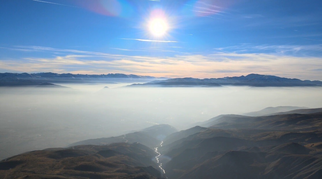 ERZİNCAN OVASI "PAMUK DENİZİNE" DÖNDÜ: KEŞİŞ DAĞLARI’NDAN EŞSİZ SİS MANZARASI
