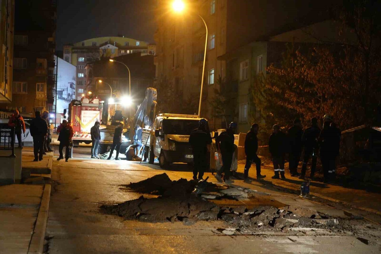 ERZURUM’DA ÜÇ GÜNDÜR DEVAM EDEN DOĞALGAZ SIKINTISI DEVAM EDİYOR. YAKUTİYE İLÇESİNDE YAŞANAN...