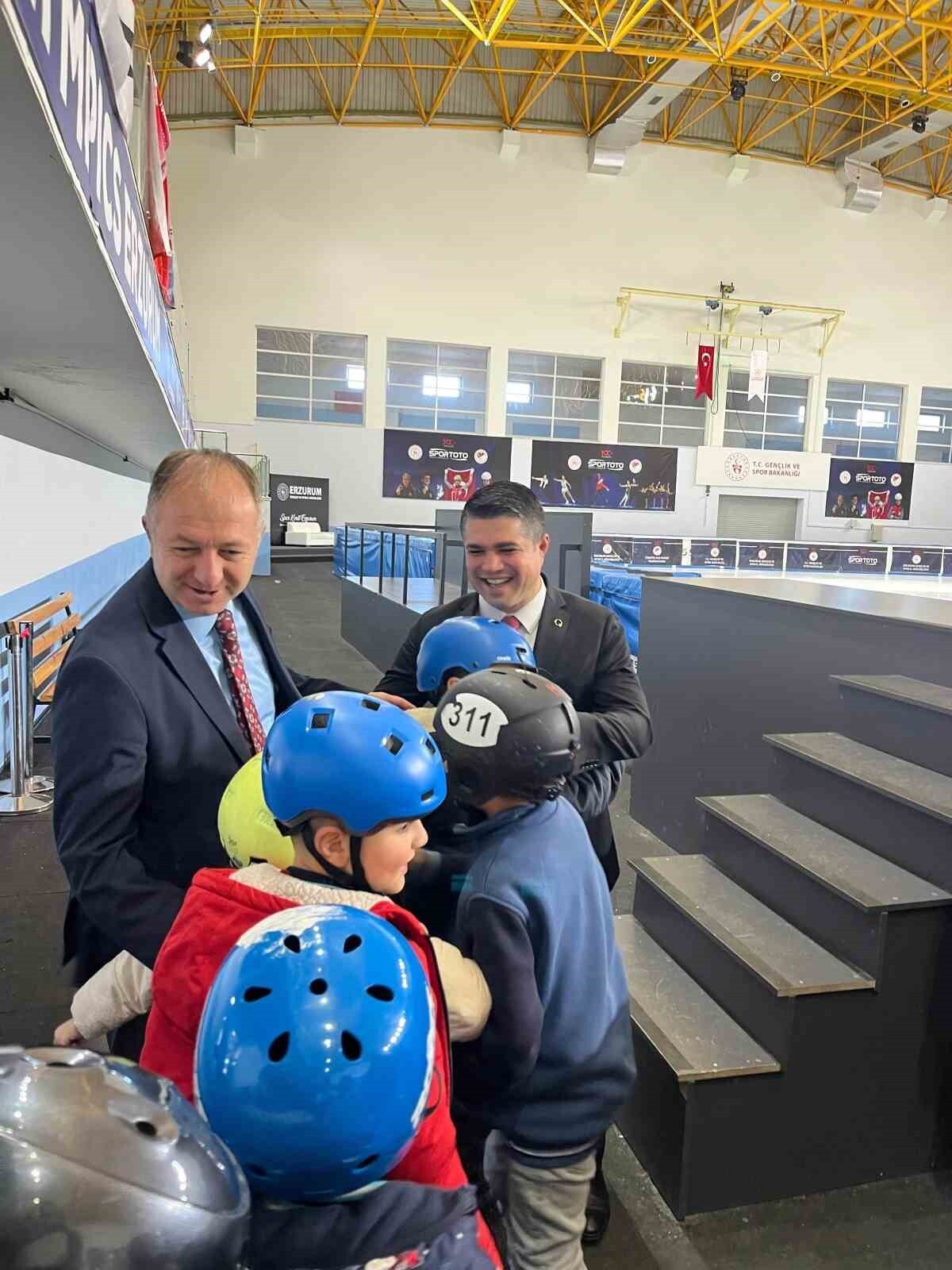 ERZURUM GENÇLİK VE SPOR İL MÜDÜRLÜĞÜ TARAFINDAN YÜRÜTÜLEN “DERS ZİLİ BUZDA ÇALACAK – BUZ HOKEYİ...