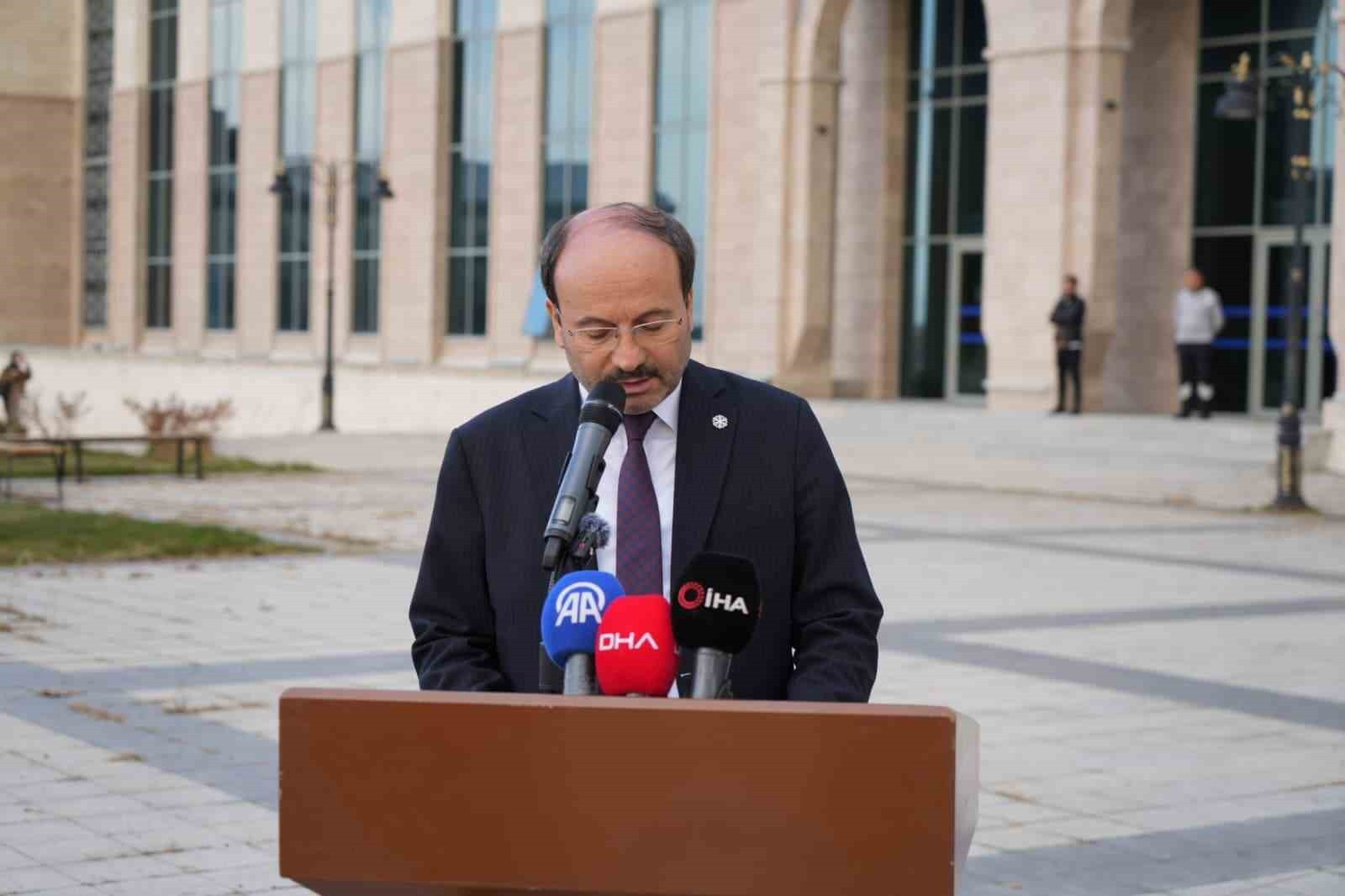 ERZURUM TEKNİK ÜNİVERSİTESİ REKTÖRÜ PROF. DR. BÜLENT ÇAKMAK