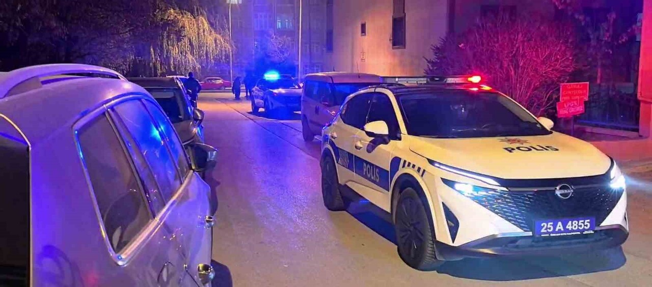 ERZURUM’UN YAKUTİYE İLÇESİNDE MEYDANA GELEN BIÇAKLI KAVGADA 3 KİŞİ YARALANDI.