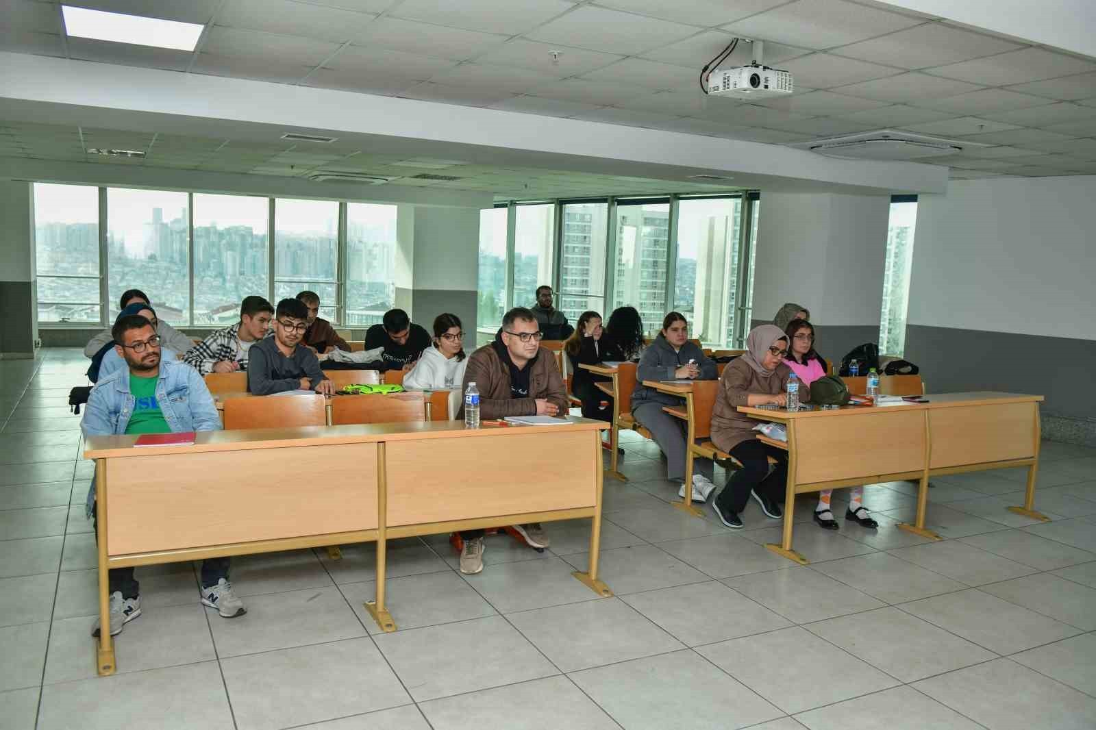 ESENYURT BELEDİYESİ, İLÇEDEKİ ENGELLİ BİREYLERE YÖNELİK ÜCRETSİZ E-KPSS (ENGELLİ KAMU PERSONELİ...