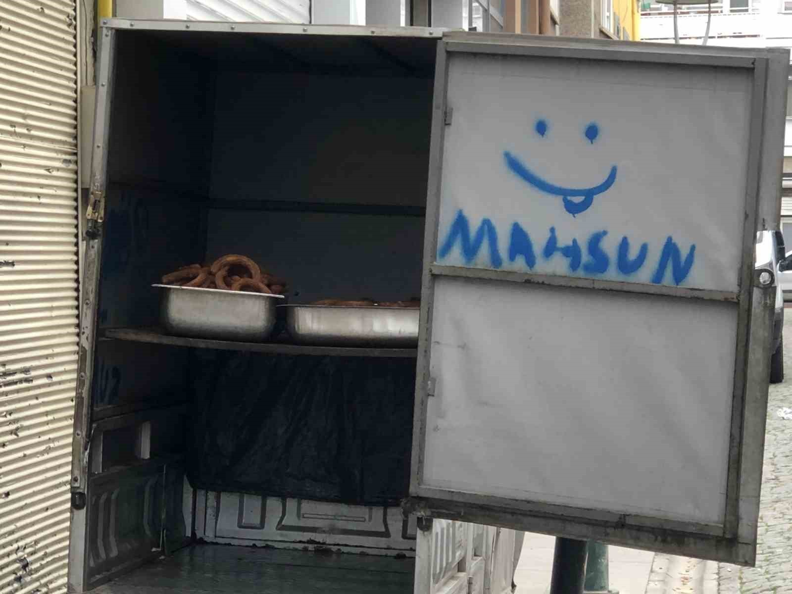 ESKİŞEHİR’DE BULUNAN BİR TATLI İMALATÇISI VATANDAŞLARIN SAĞLIĞINI HİÇE SAYARAK ÜRETİME DEVAM...