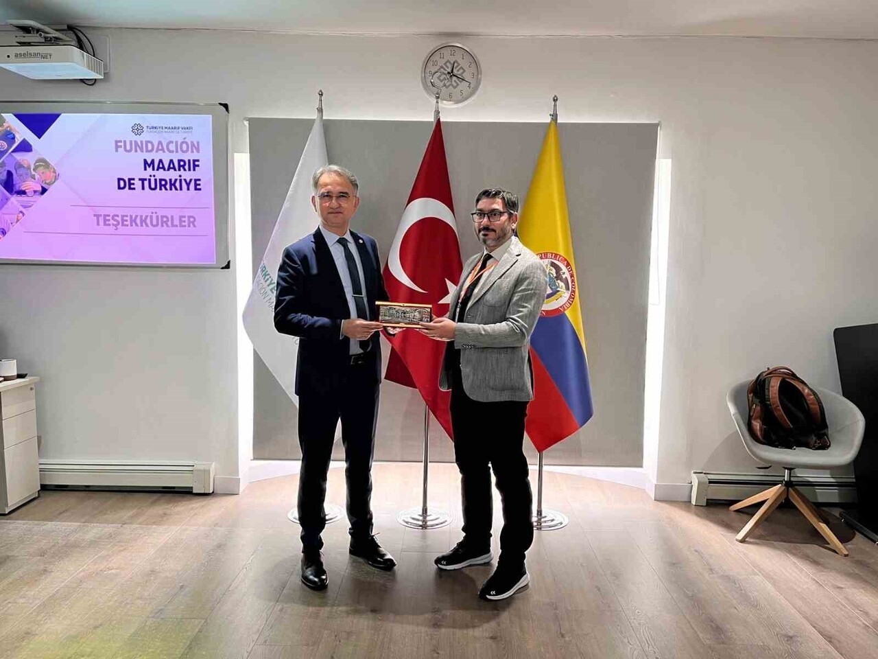 ESKİŞEHİR GENÇLİK VE SPOR İL MÜDÜRLÜĞÜ SUAT ÇELİK GENÇLİK MERKEZİ'NDEN BİR GRUP GENÇ...