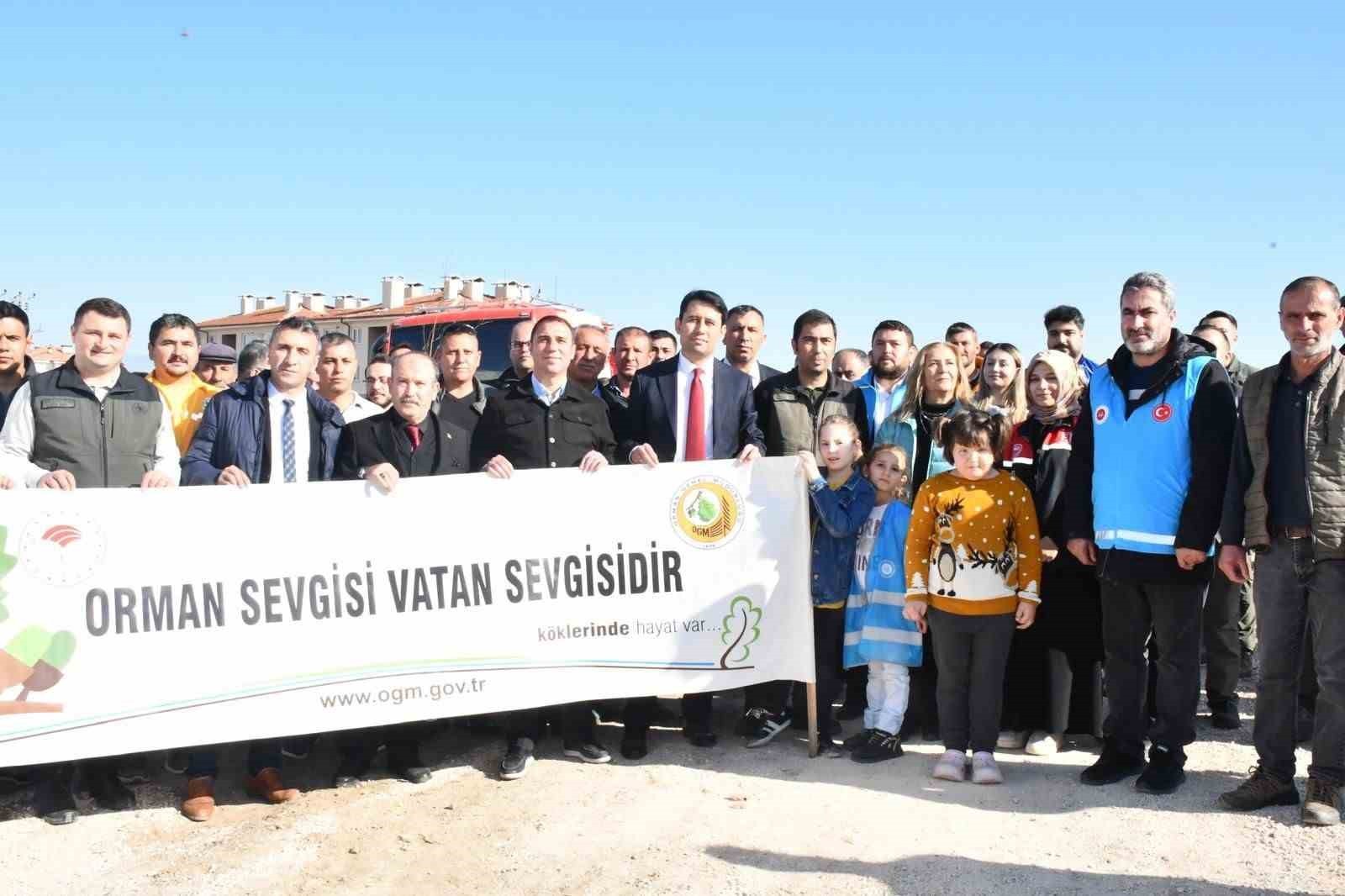 ESKİŞEHİR’İN BEYLİKOVA İLÇESİNDE ŞEHİT EYÜP DERELİ’NİN ADININ VERİLDİĞİ AĞAÇLANDIRMA SAHASINA 5...