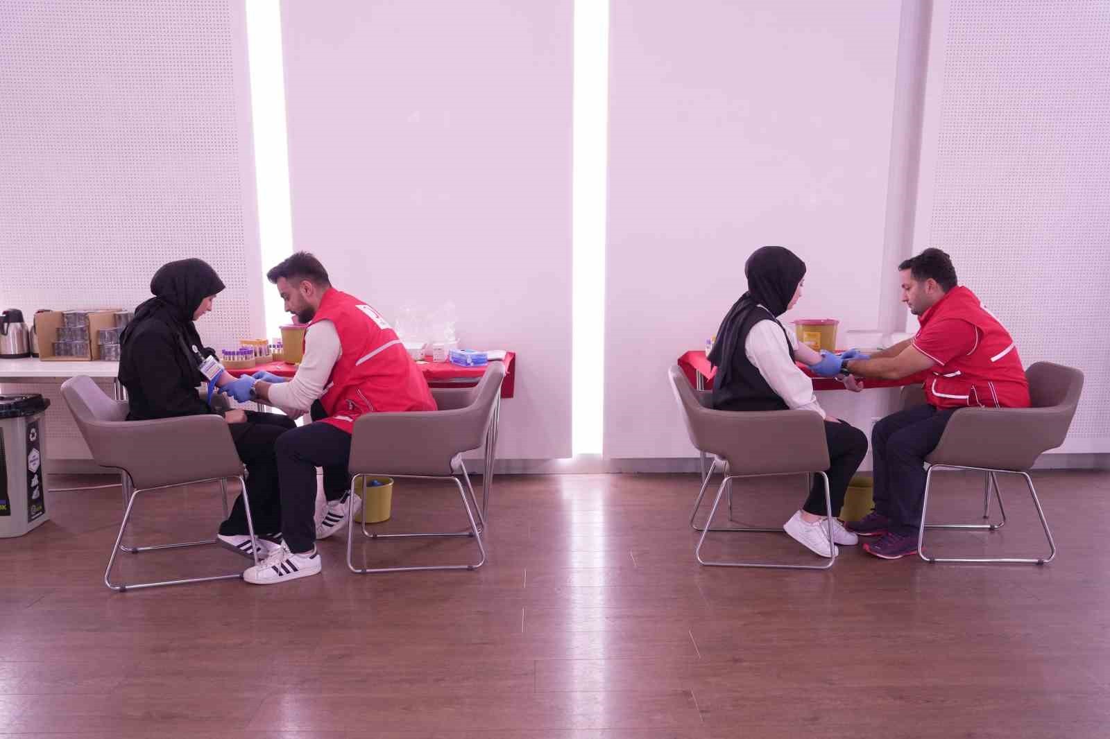 ETKİNLİĞİN İKİNCİ GÜNÜNDE İSE BAĞIŞ ORGANİZASYONU DÜZENLENDİ.