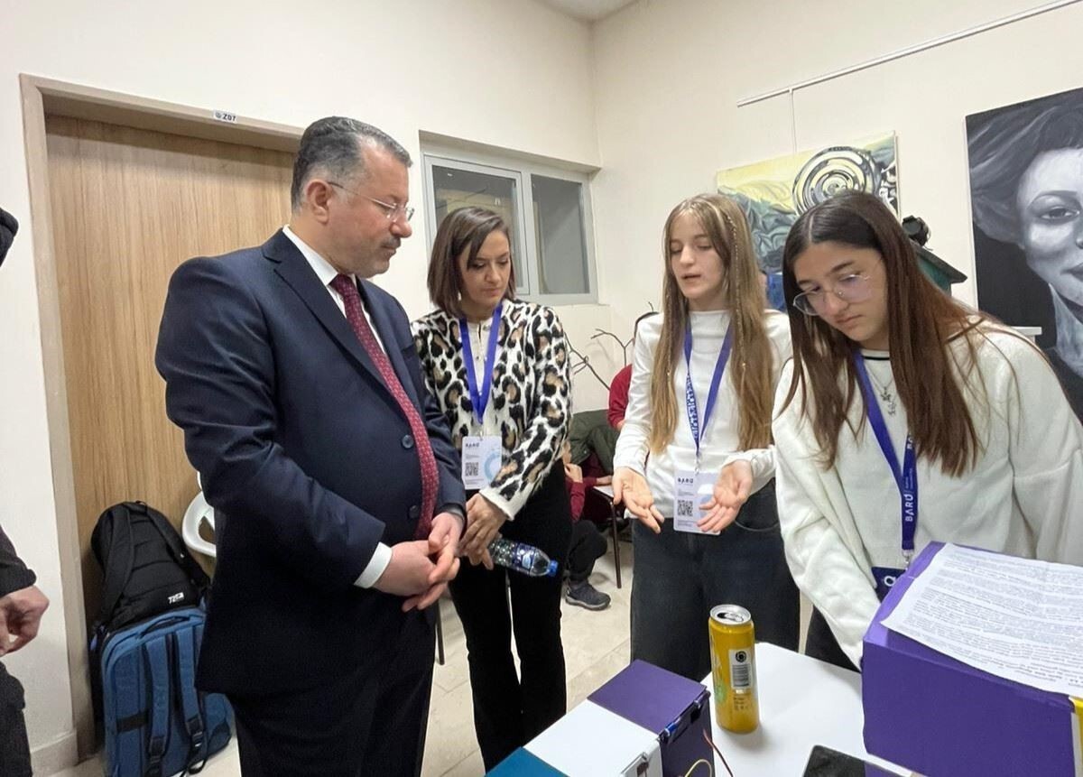 ETKİNLİKTE FARKLI YAŞ GRUPLARINDAN KATILIMCILARIN HAZIRLADIĞI YENİLİKÇİ PROJELER YOĞUN İLGİ GÖRDÜ....