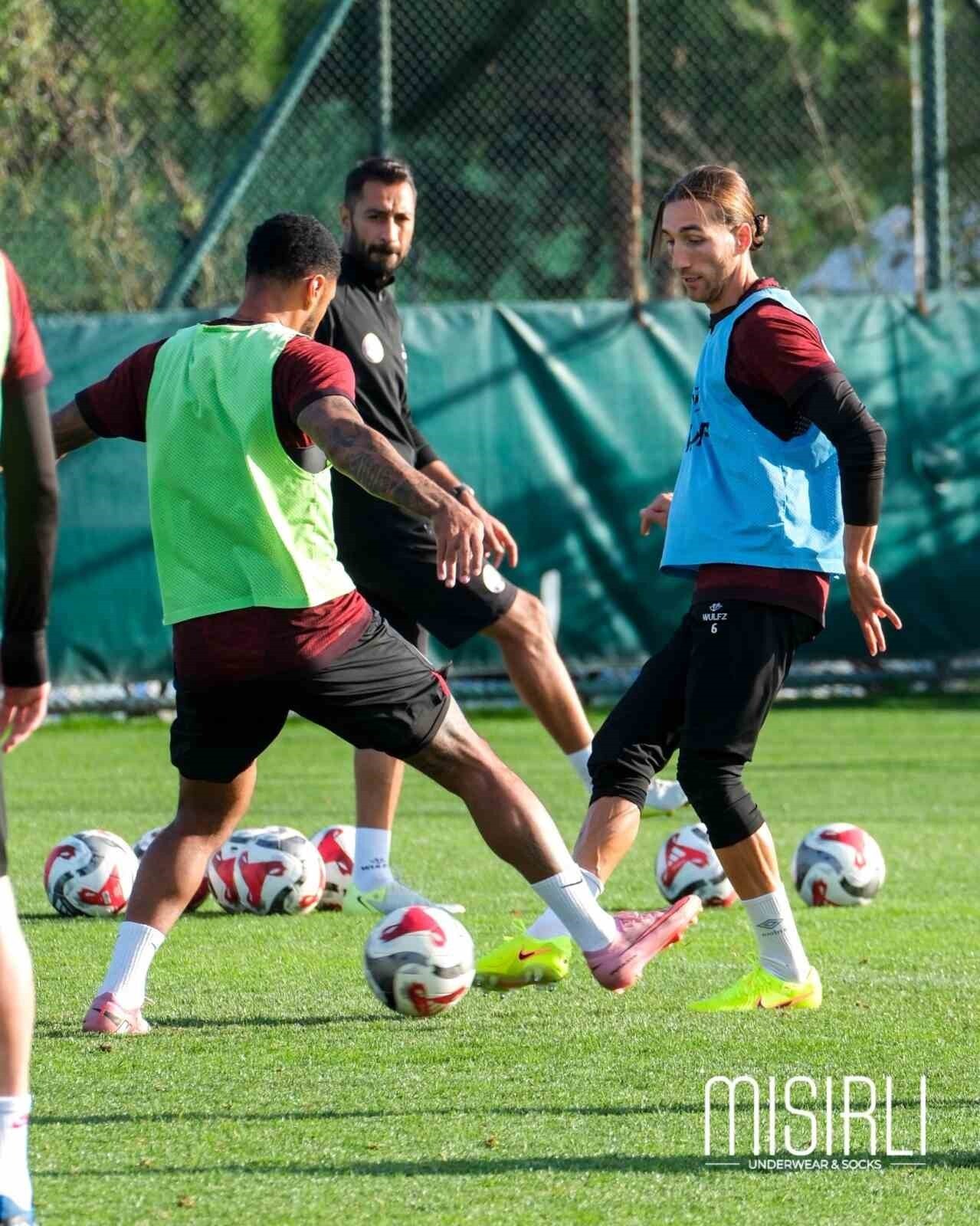 FATİH KARAGÜMRÜK, TRENDYOL SÜPER LİG'İN 13. HAFTASINDA DEPLASMANDA OYNAYACAĞI EYÜPSPOR MAÇI...