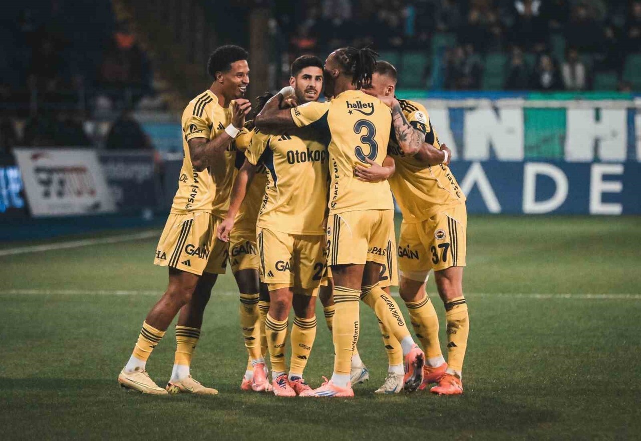 FENERBAHÇE, TRENDYOL SÜPER LİG'DE YARIN KARŞILAŞACAĞI GALATASARAY DERBİSİNİ KAZANARAK GALİBİYET...