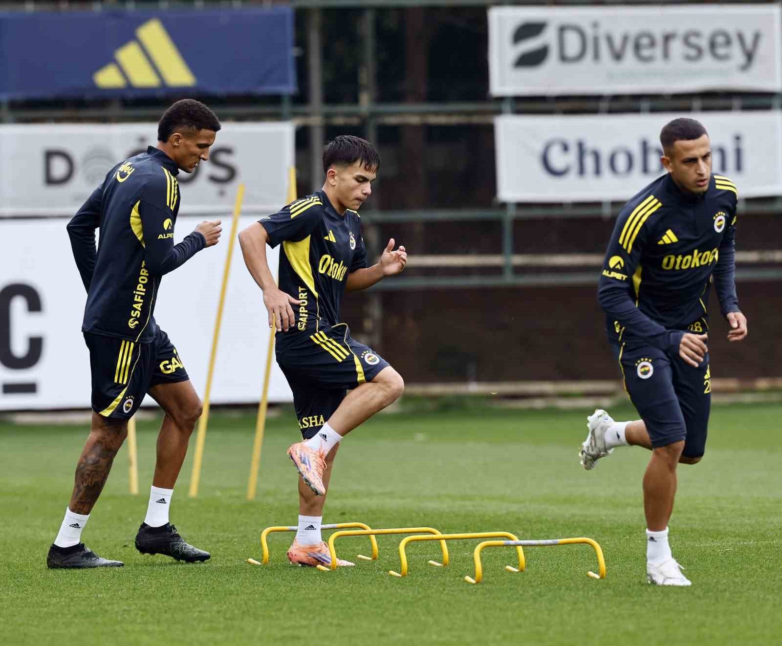 FENERBAHÇE, TRENDYOL SÜPER LİG'İN 13. HAFTASINDA 23 KASIM PAZAR GÜNÜ DEPLASMANDA ÇAYKUR RİZESPOR...