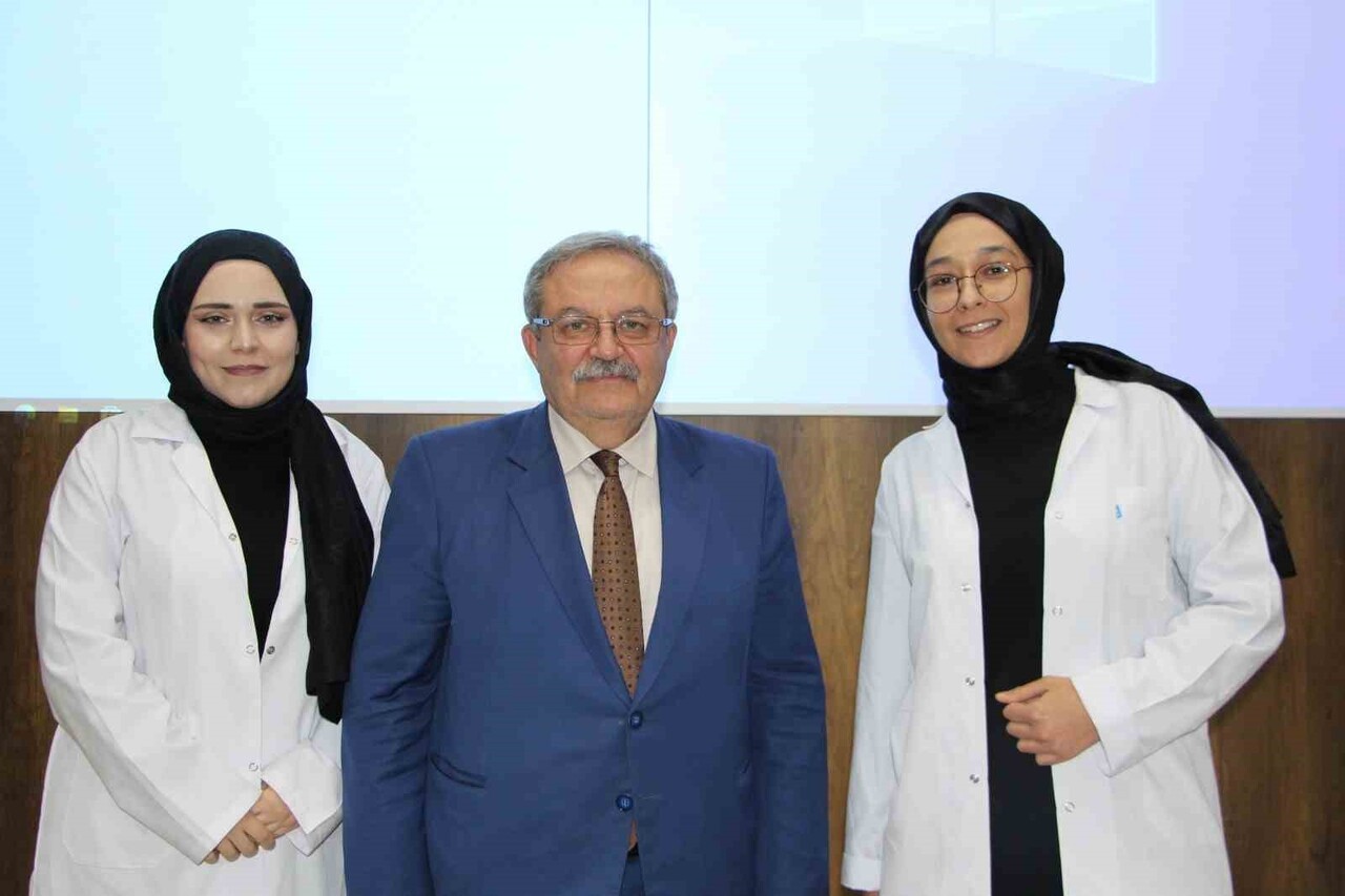 FIRAT ÜNİVERSİTESİ (FÜ) EĞİTİM FAKÜLTESİ TARAFINDAN BİRİNCİ SINIF ÖĞRENCİLERİNE YÖNELİK DÜZENLENEN...