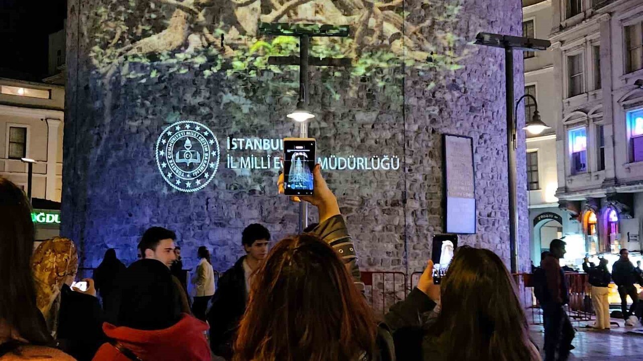 GALATA KULESİ’NDE ÖĞRETMENLER GÜNÜ HAZIRLANAN GÖRSELLERLE KUTLANDI