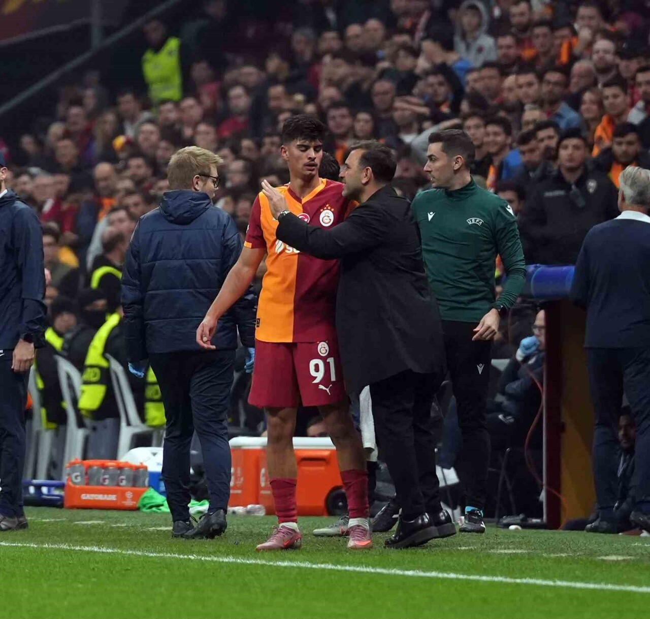 GALATASARAY'IN GENÇ FUTBOLCUSU ARDA ÜNYAY, UNİON SAİNT-GİLLOİSE KARŞISINDA 53. DAKİKADA ISMAİL...