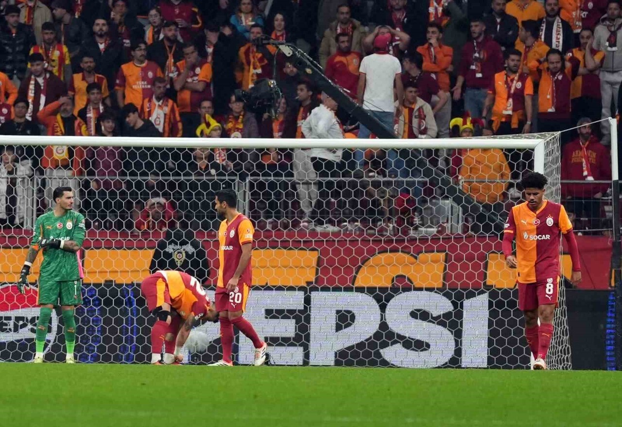 GALATASARAY, UNİON SAİNT-GİLLOİSE KARŞILAŞMASIYLA BU SEZON UEFA ŞAMPİYONLAR LİGİ'NDE 2....