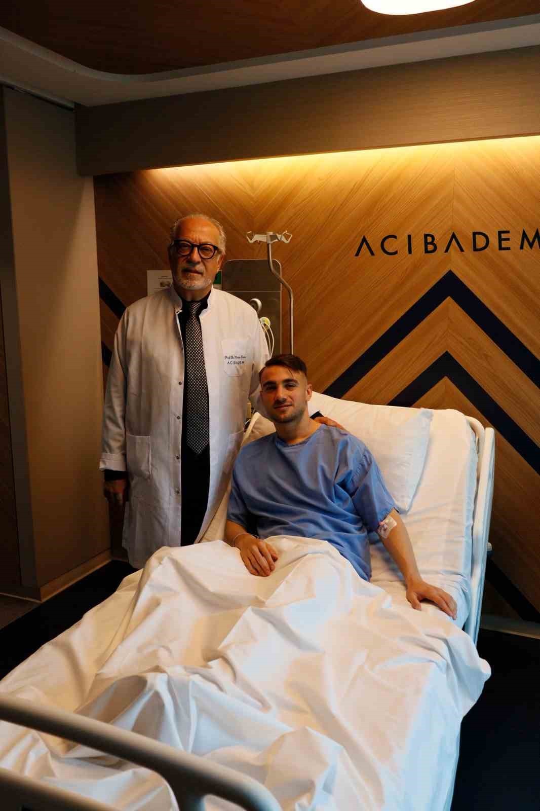 GALATASARAYLI FUTBOLCU YUNUS AKGÜN, FITIK OPERASYONU GEÇİRDİ