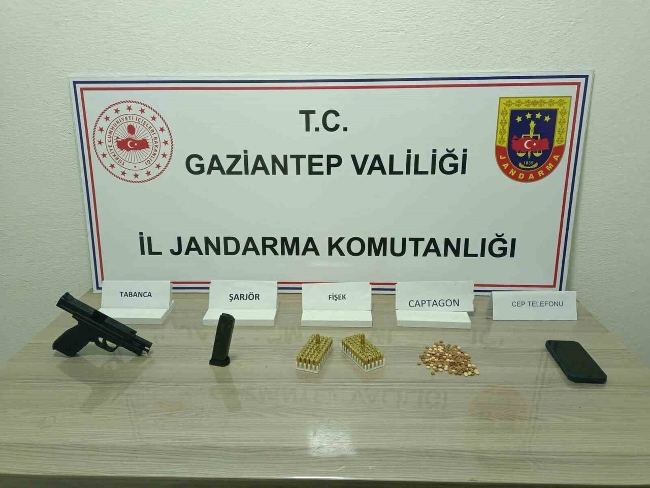 GAZİANTEP'TE 200 ADET CAPTAGON HAP ELE GEÇİRİLDİ: 1 ŞAHIS TUTUKLANDI
