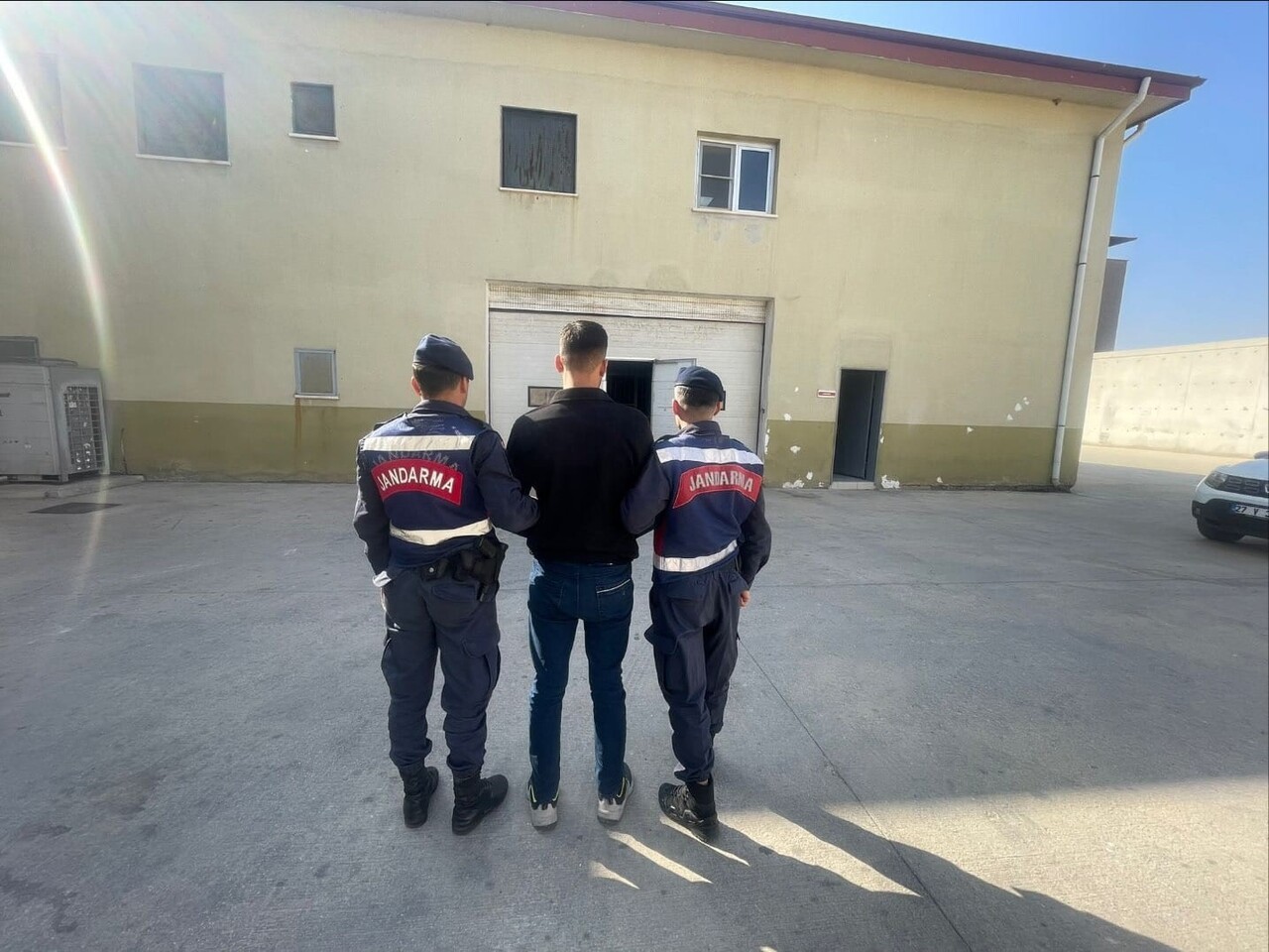 GAZİANTEP'TE ARANAN 5 ŞAHSI JANDARMA YAKALADI