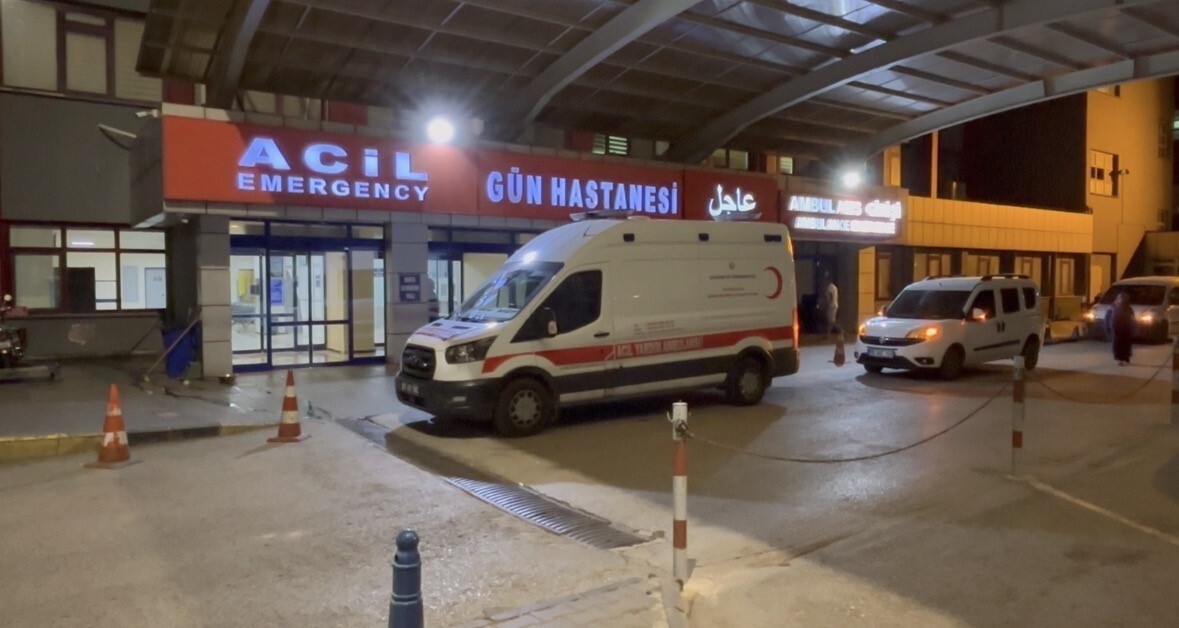 GAZİANTEP GERİ GÖNDERME MERKEZİ’NDE ZEHİRLENME ŞÜPHESİ: 56 KİŞİ HASTANEYE KALDIRILDI