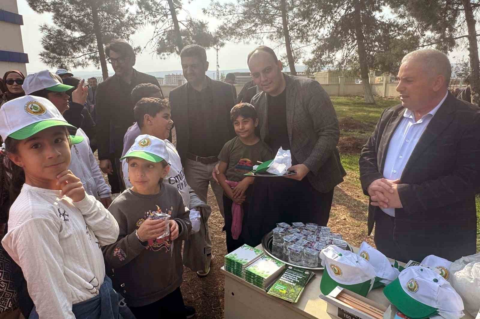 GAZİANTEP’İN ARABAN İLÇESİNDE 11 EKİM MİLLİ AĞAÇLANDIRMA GÜNÜ DOLAYISIYLA CUMHURİYET'İN 102’İNCİ...