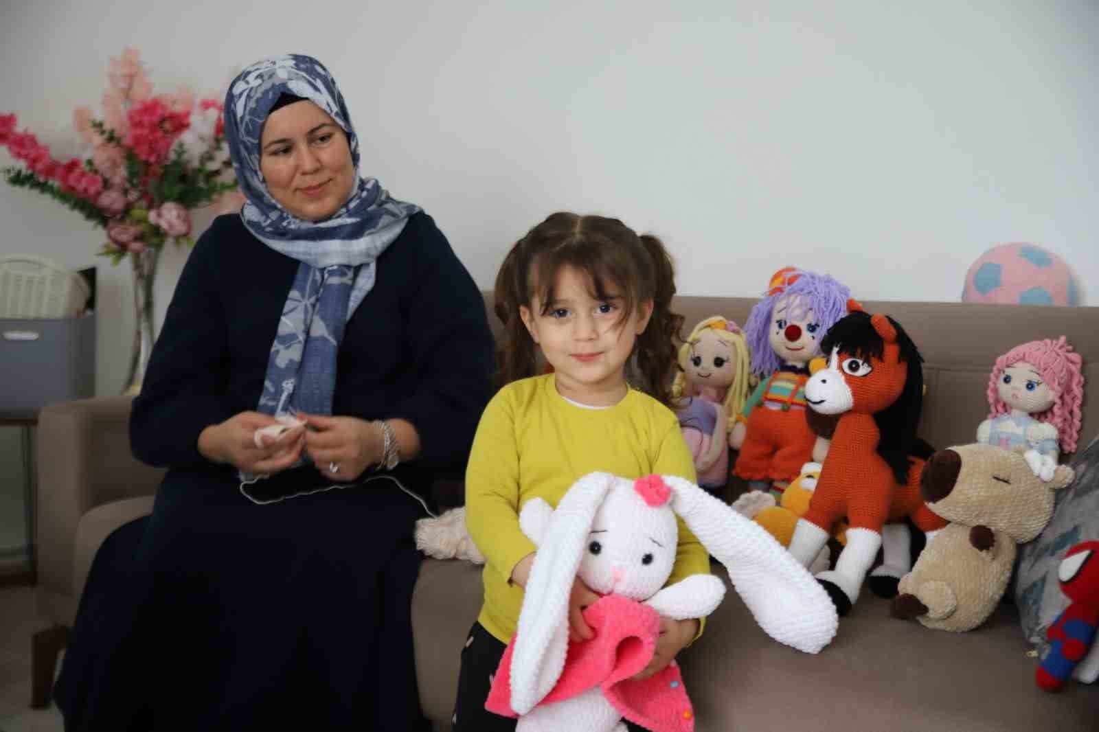 GAZİANTEP’TE YAŞAYAN 34 YAŞINDAKİ EV HANIMI AYŞE ÇALIŞKAN, 6 ÇOCUĞUNA İŞLEDİĞİ OYUNCAKLARLA...