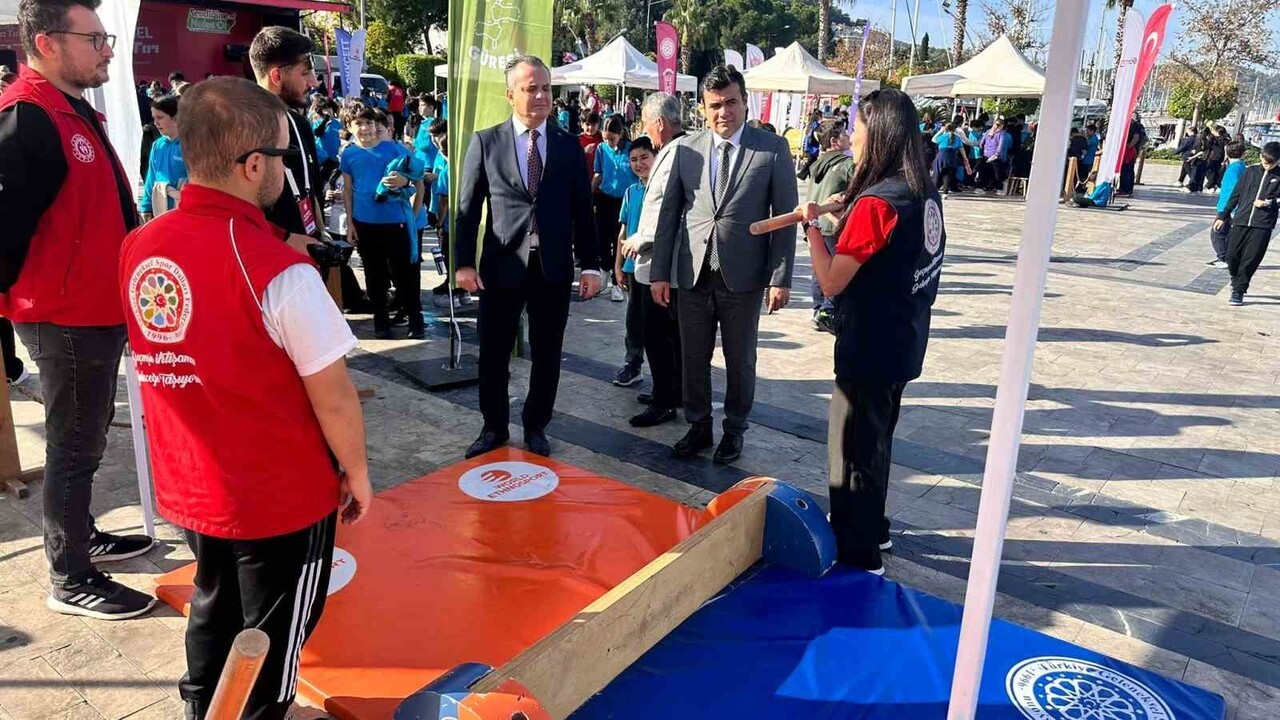 GELENEKSEL OYUNLAR TIRI, GEÇMİŞİN OYUNLARINI FETHİYE'DE ÖĞRENCİLERLE BULUŞTURDU