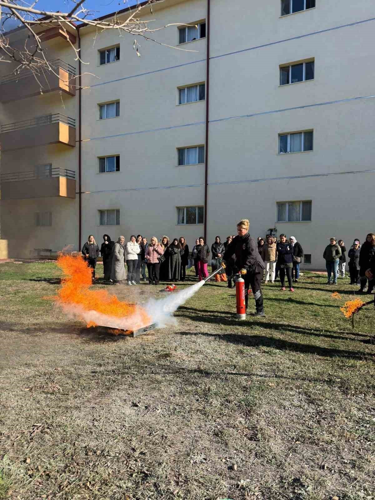 GENÇLİK VE SPOR BAKANLIĞI (GSB) ESKİŞEHİR YURDU'NDA, YURT PERSONELİNİN ACİL DURUM VE YANGIN...