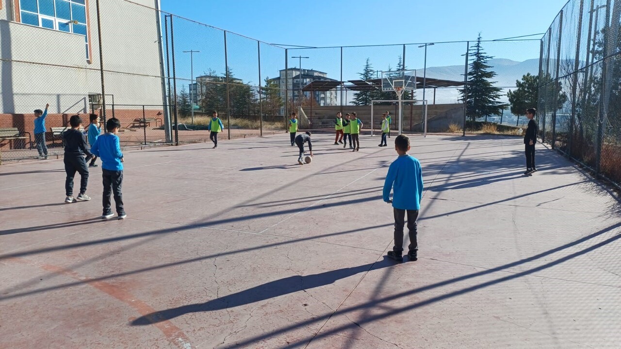 GENÇLİK VE SPOR BAKANLIĞI İLE MİLLİ EĞİTİM BAKANLIĞI ARASINDA İMZALANAN İLKOKULLARDA SPOR DALI...