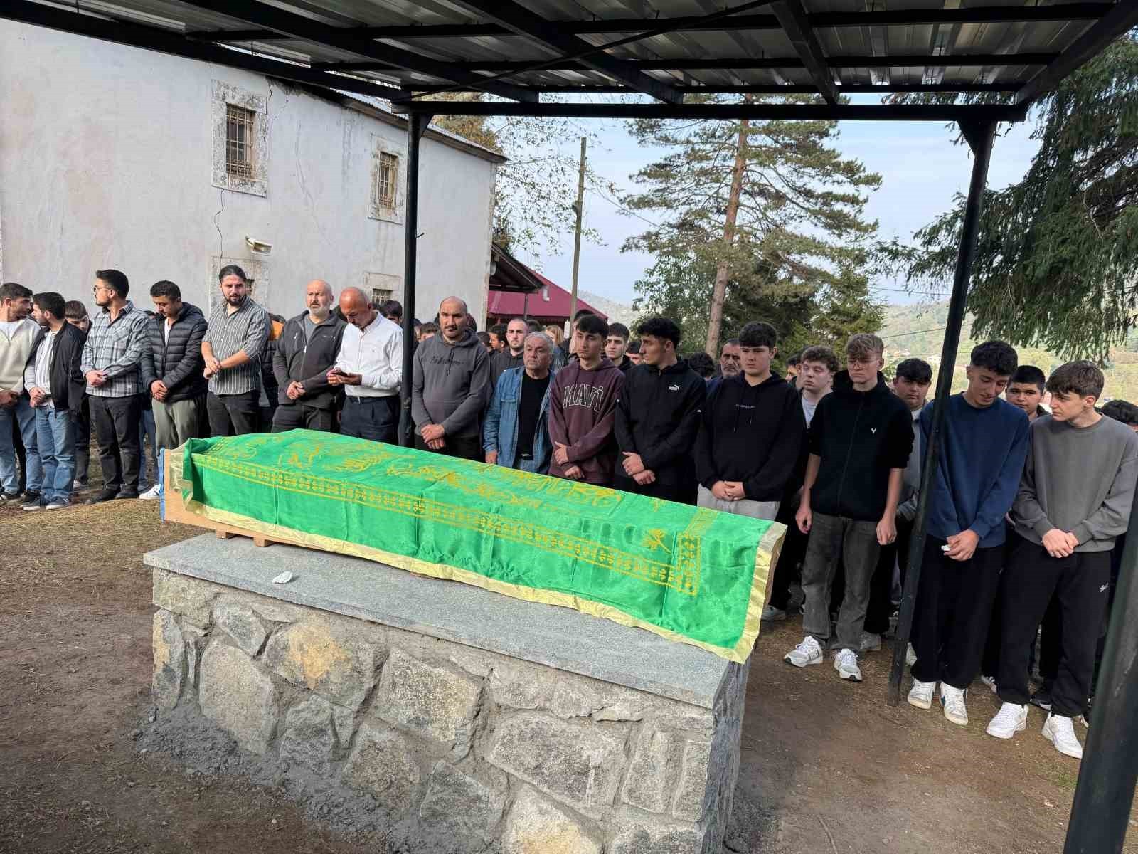 GİRESUN’DA DÜN AKŞAM MEYDANA GELEN MOTOSİKLET KAZASINDA HAYATINI KAYBEDEN 17 YAŞINDAKİ GENÇ...