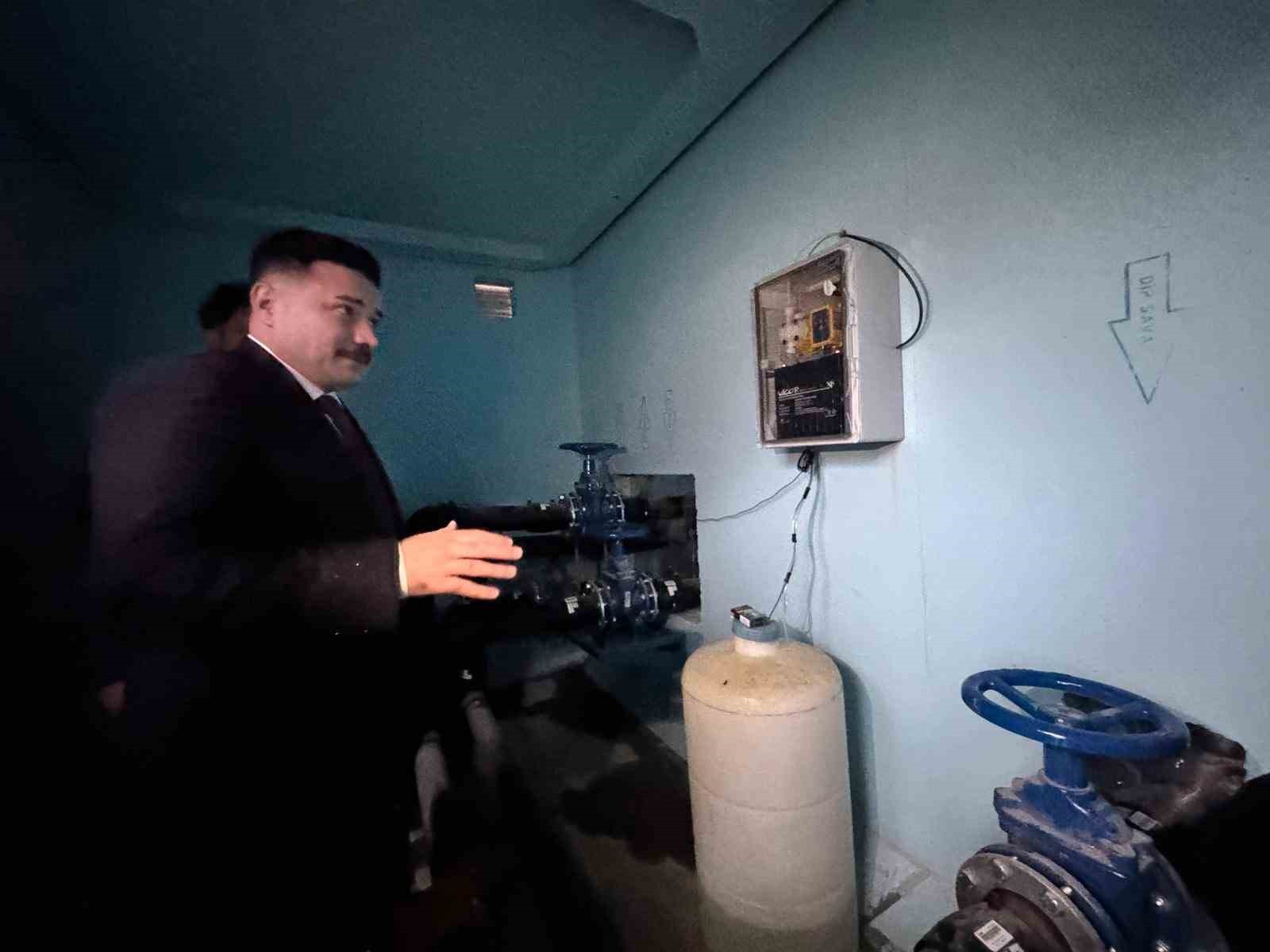 GÖKÇEADA KAYMAKAMI OSMAN ACAR, ŞİRİNKÖY’DE YAPIMI TAMAMLANAN YENİ SU DEPOSUNDA İNCELEMELERDE...