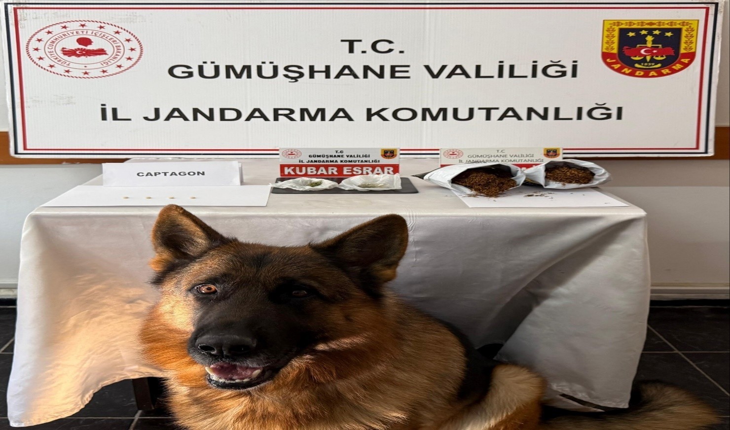 GÜMÜŞHANE’DE JANDARMA EKİPLERİ TARAFINDAN YAPILAN UYUŞTURUCU OPERASYONUNDA 4 KİŞİ...