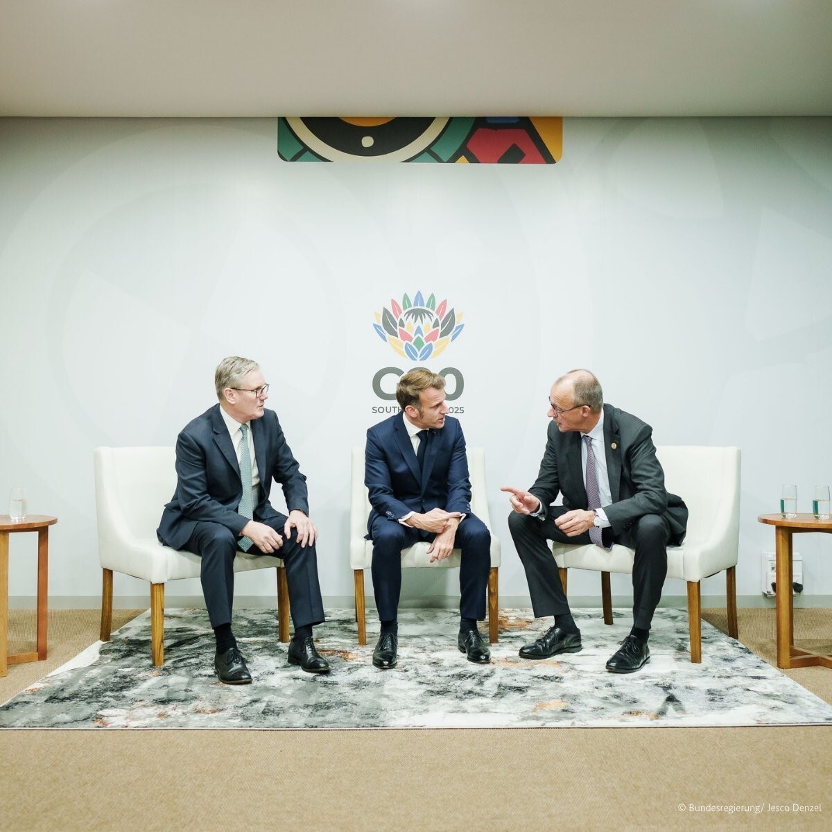 GÜNEY AFRİKA’DA DÜZENLENEN G20 ZİRVESİNE KATILAN ALMANYA, İNGİLTERE VE FRANSA’DAN OLUŞAN E3...