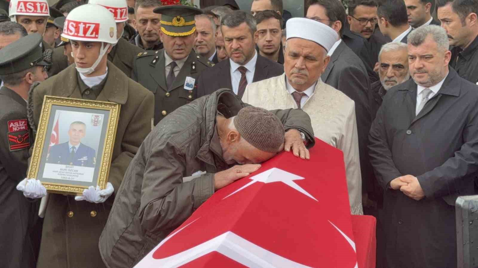 GÜRCİSTAN'DA C-130 TİPİ ASKERİ KARGO UÇAĞININ DÜŞMESİ SONUCU ŞEHİT OLAN KIDEMLİ BAŞÇAVUŞ NURİ...